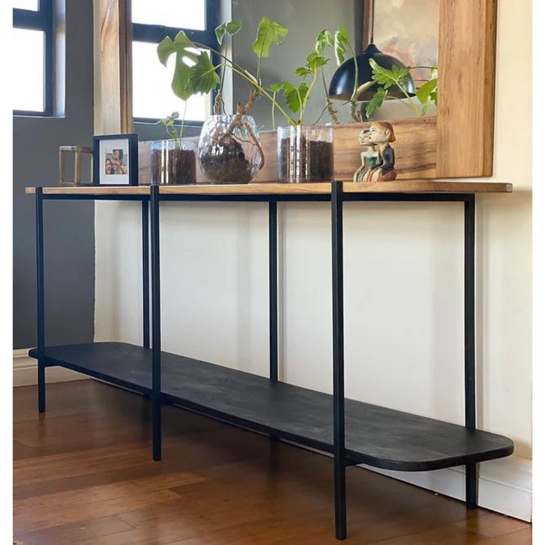 Day & Night Console – Art of Curation